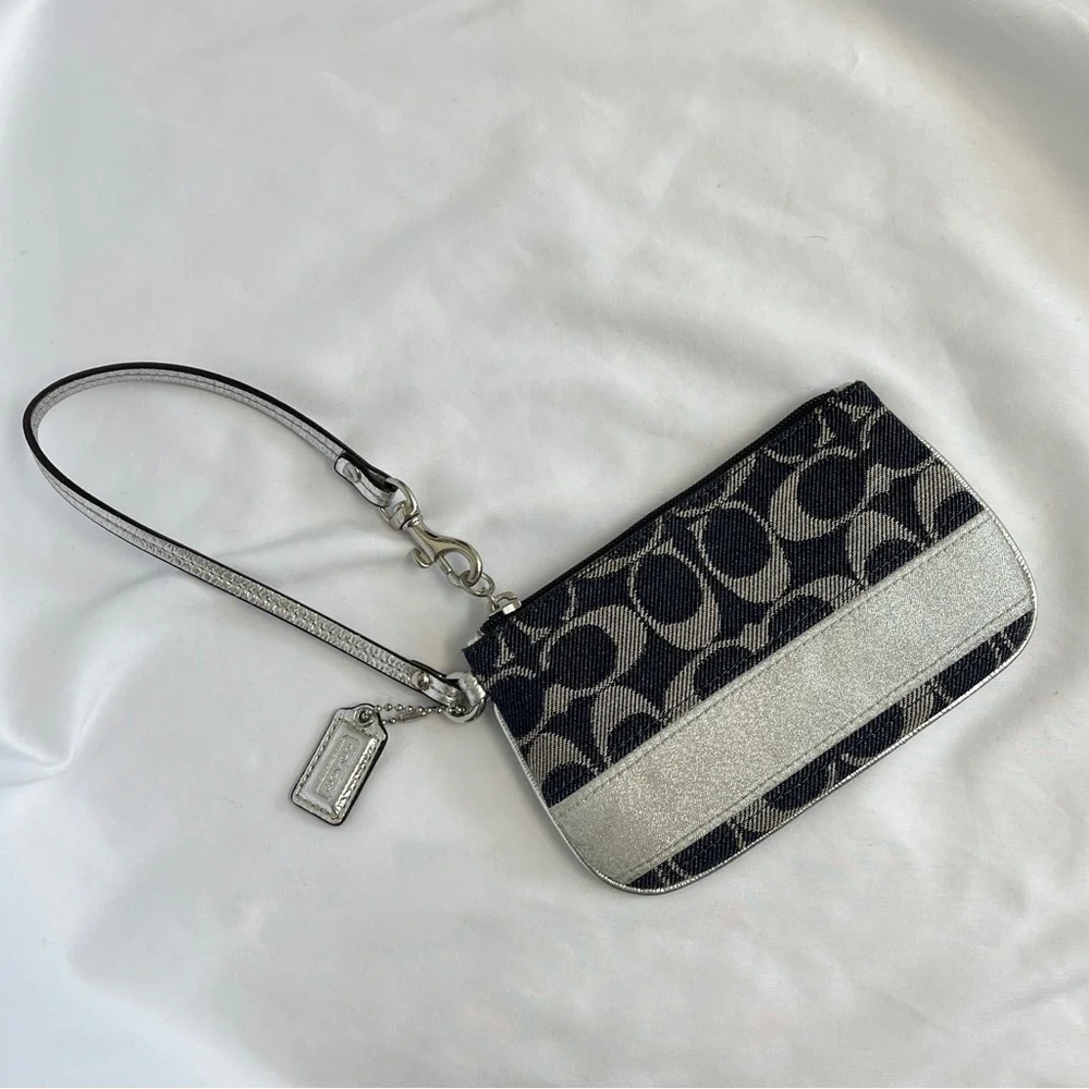 Coach EUC, zippered wristlet, blue & silver denim, clean, interior pkt, - Picture 8 of 13